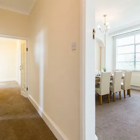 Norfolk House - Hagley Rd - Large Sleeps 6-8 Appartement Birmingham