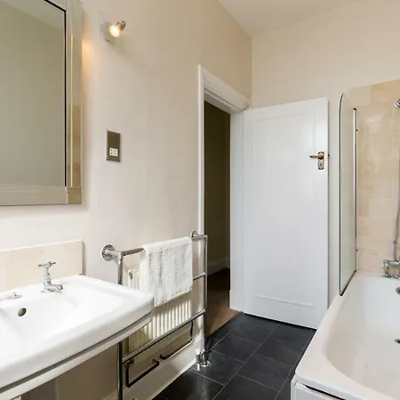 Norfolk House - Hagley Rd - Large Sleeps 6-8 Appartement *