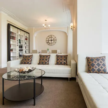 Appartement Norfolk House - Hagley Rd - Large Sleeps 6-8 *
