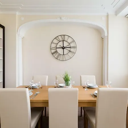 Norfolk House - Hagley Rd - Large Sleeps 6-8 * Birmingham